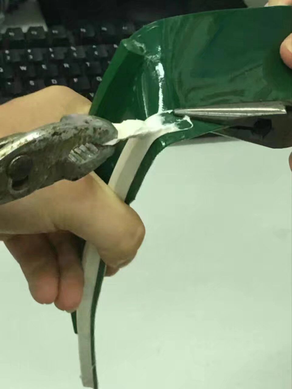 pVC輸送帶達(dá)到撕裂的效果 pVC輸送帶達(dá)到撕裂的效果