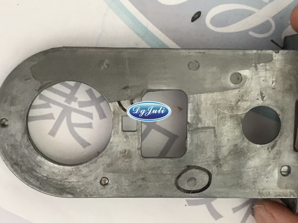 修補(bǔ)砂孔的膠水 修補(bǔ)砂孔的膠水