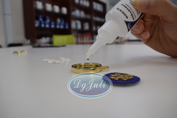 鋁合金瞬間膠水粘結(jié) 鋁合金瞬間膠水粘結(jié)